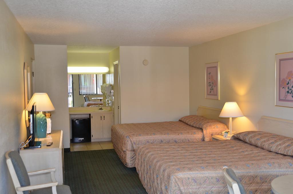 Cypress Cove Nudist Resort Poinciana Chambre photo