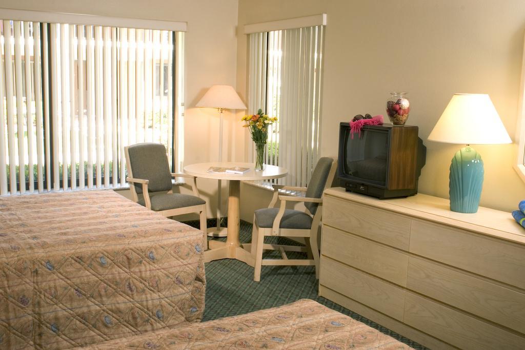 Cypress Cove Nudist Resort Poinciana Extérieur photo